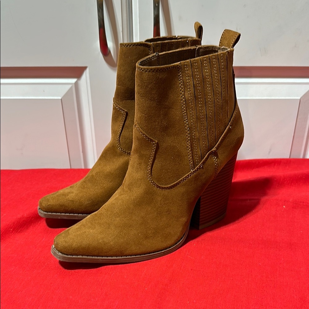 Qupid Chestnut Suede Ankle Boots